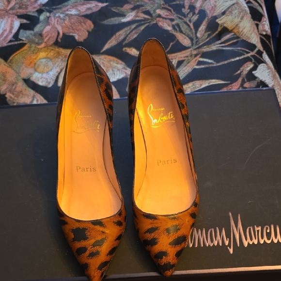 Christian Louboutin Brown and Black Heels - Picture 2 of 4